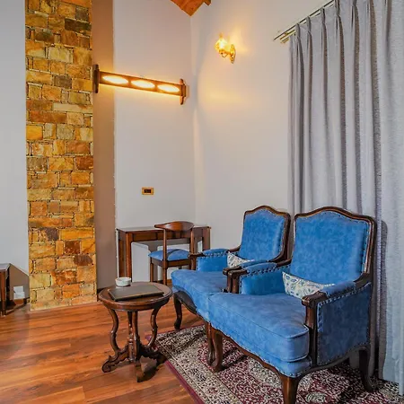 Neelesh Inn - Luxury Lake View Resort With Swimming Pool On Bhimtal Lake-3