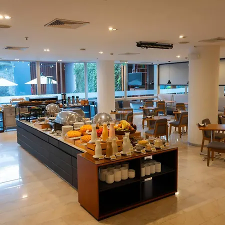 Dazzler By Wyndham Lima Miraflores-3