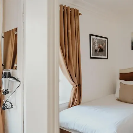 Pitfaranne Guest House-3