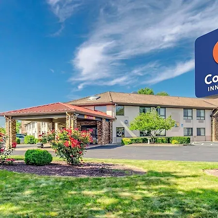 Comfort Inn & Suites West Springfield-3
