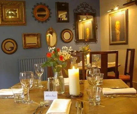 White Hart Cafe Bar & Bistro-3