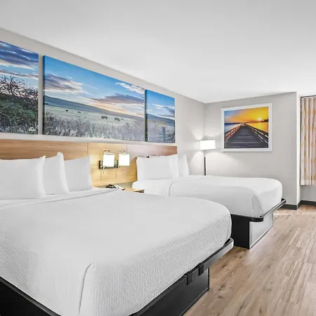 Days Inn By Wyndham Dallas Plano-2