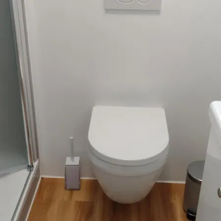 DAS KLEINE HOTEL IPHOFEN, klimatisierte Zimmer- 55 TV, TV mirroring, kleines Secret mit Garten&Terrassen, nahe aller VDP Weingüter, Hunde willkommen, fine dining, nahe KNAUF GIPS KG und KNAUF IT ConneKT-3
