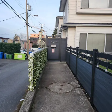 Marpole Guest House-3