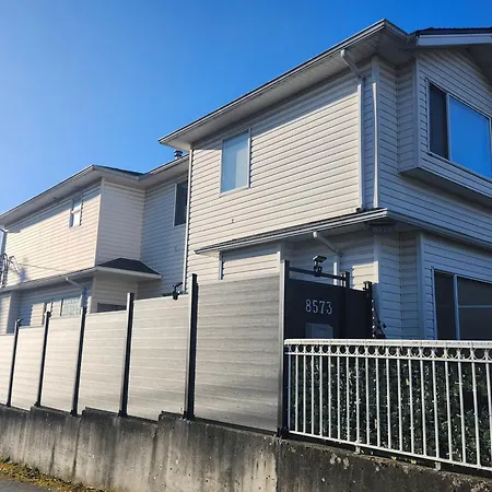 Marpole Guest House-3