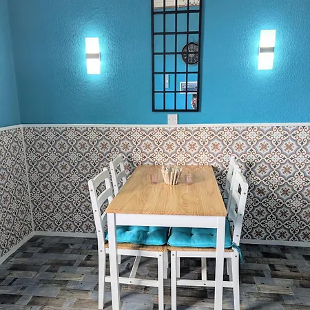 Commodore Guesthouse, Seaside Holiday Suites-3