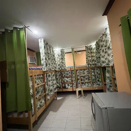 Stella'Z Guesthouse-3