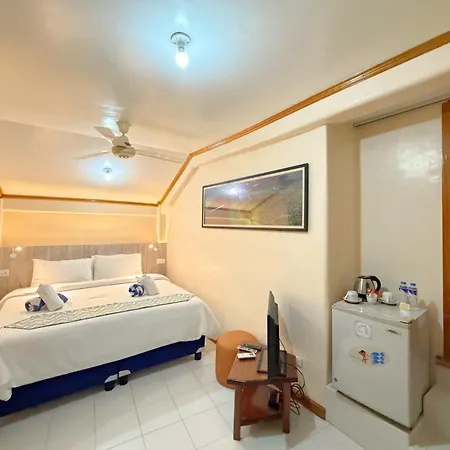 El Galleon Beach Resort-2