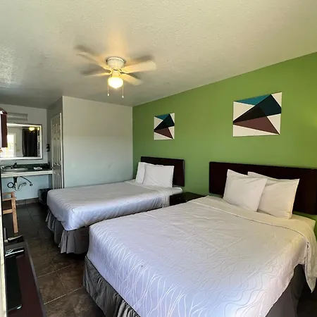 Hwy 59 Motel Laredo Medical Center-3