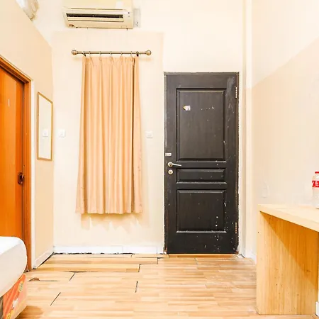 Urbanview Hotel Residence 446 Tanjung Duren-3