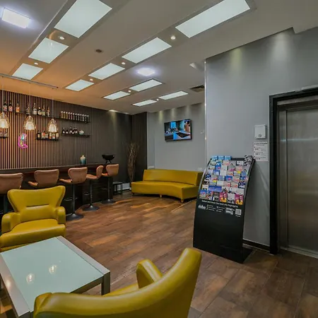Ramada By Wyndham Frankfurt Central Station-2