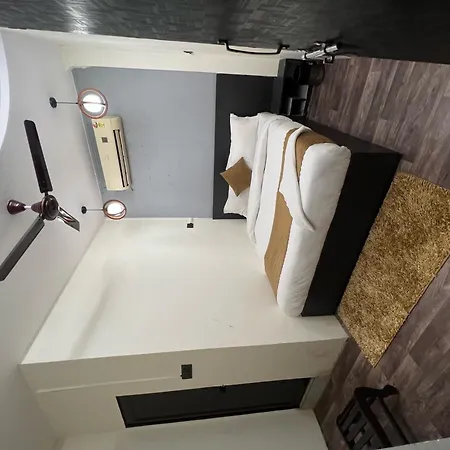 Hotel O Home Diamond Stay Near Lotus Temple-2