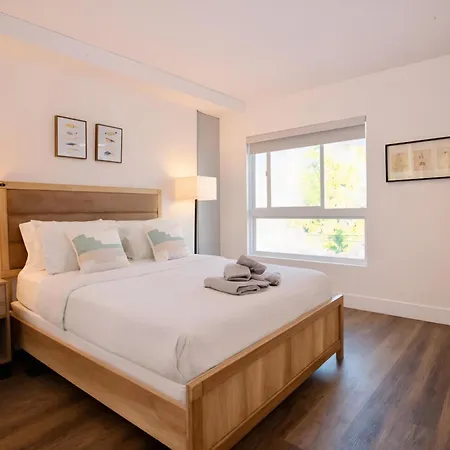 Los Angeles Premium City Suites - Free Secured Parking-3
