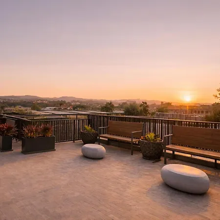 Los Angeles Premium City Suites - Free Secured Parking-2