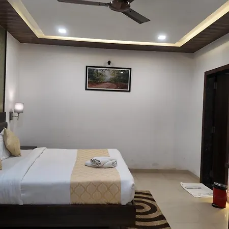 Mountain Breeze Resort, Mahabaleshwar-2