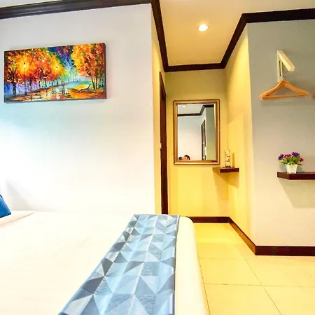 Hallo Patong Hotel - Rooftop Pool - Stunning Mountain Views & Otop Market-3