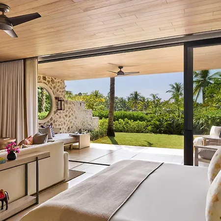 Susurros Del Corazon, Auberge Collection-3