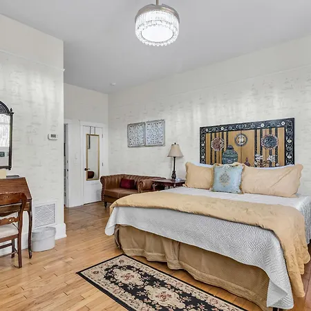 Hoyt House Luxury Bed & Breakfast-2