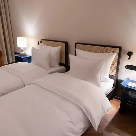Boutique Hotel Château Royal-3