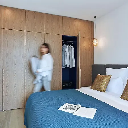 Baseplus-Shanghai Binjiang Serviced Apartment-2