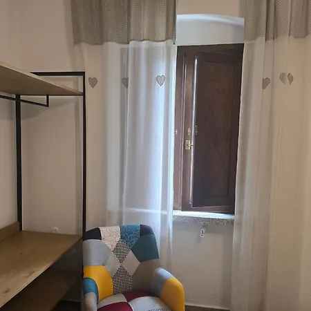 Claudia'S House-2