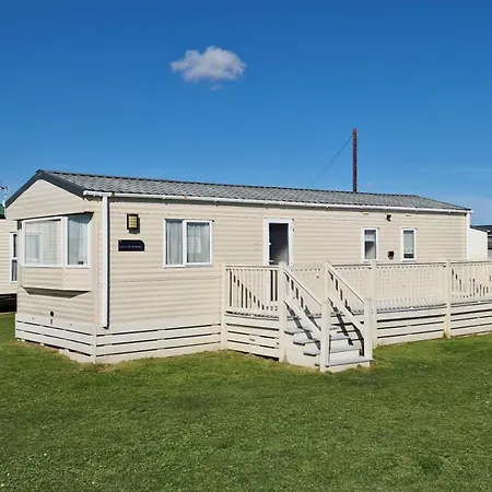 The Burrows Family Retreat, West Sands Holiday-3