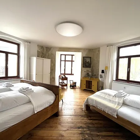 Künstlerzimmer im Kulturhaus Häselburg-2