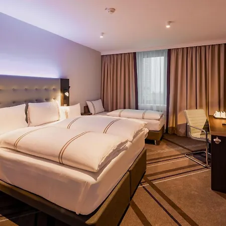 Premier Inn Lübeck City Stadtgraben-3