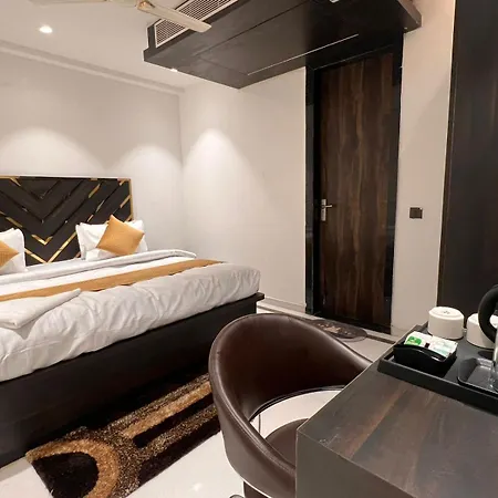 Hotel Greysky Karkardooma Anandvihar New Delhi-2