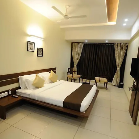 Hotel 3 Leaves Kolhapur-3