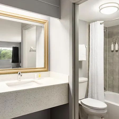 Home Inn & Suites-3