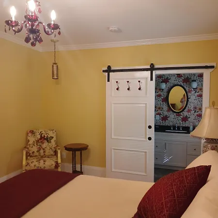 Cranberry Moon Inn-3