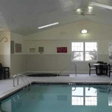 Country Inn & Suites By Radisson, Dundee, Mi-2
