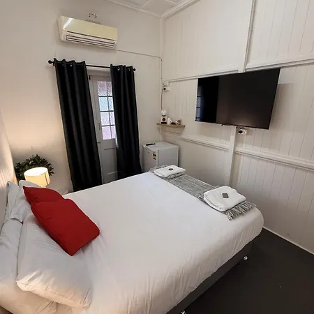 Hotel Metropole Proserpine-3