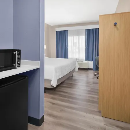 Garner Hotel Lincoln North By Ihg-3