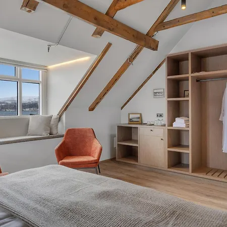 Bryggjan Boutique Hotel-3
