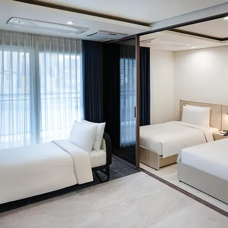 Hotel The Botanik Sewoon Myeongdong-3