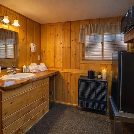 Chinook Winds Lodge-3