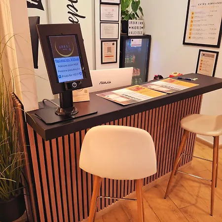 Capsule Inn Madrid-2