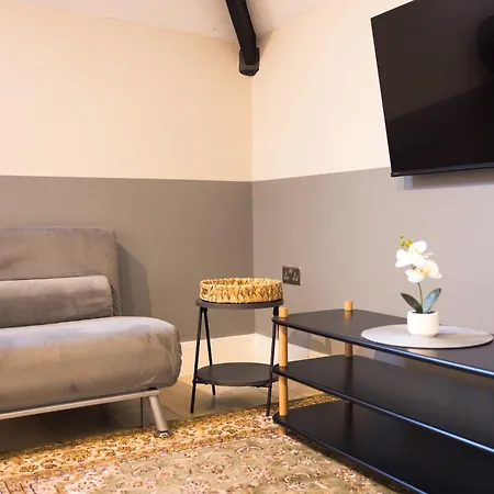 Paradise Apartments-3