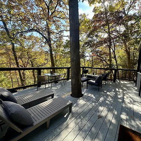 Henry Hollow Retreat Terrace-2