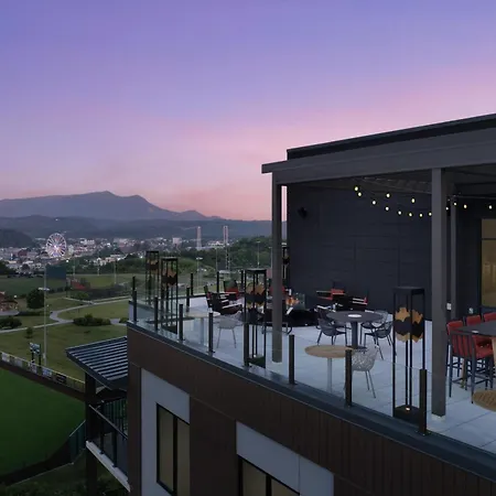 Tempo By Hilton Pigeon Forge-3