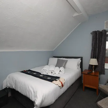 Woodville Lodge Leeds City Centre By Oyo-2