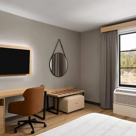 La Quinta Inn And Suites By Wyndham Leavenworth-3