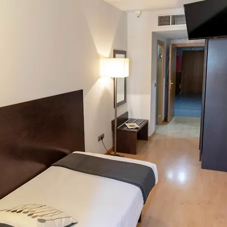 Hotel Cardeña by gaiarooms-3