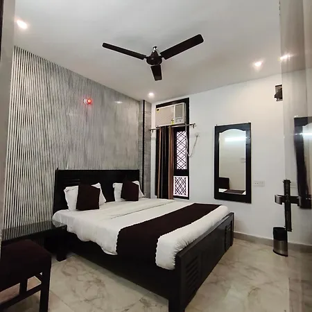 Hotel Gulmohar-3