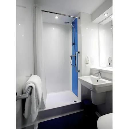 Travelodge Glasgow Airport-3