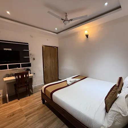 Hotel Golden Meet-3
