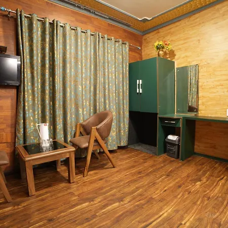 Hotel Park Plaza Srinagar-2