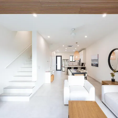 Seascape Townhomes On Gracebay-3